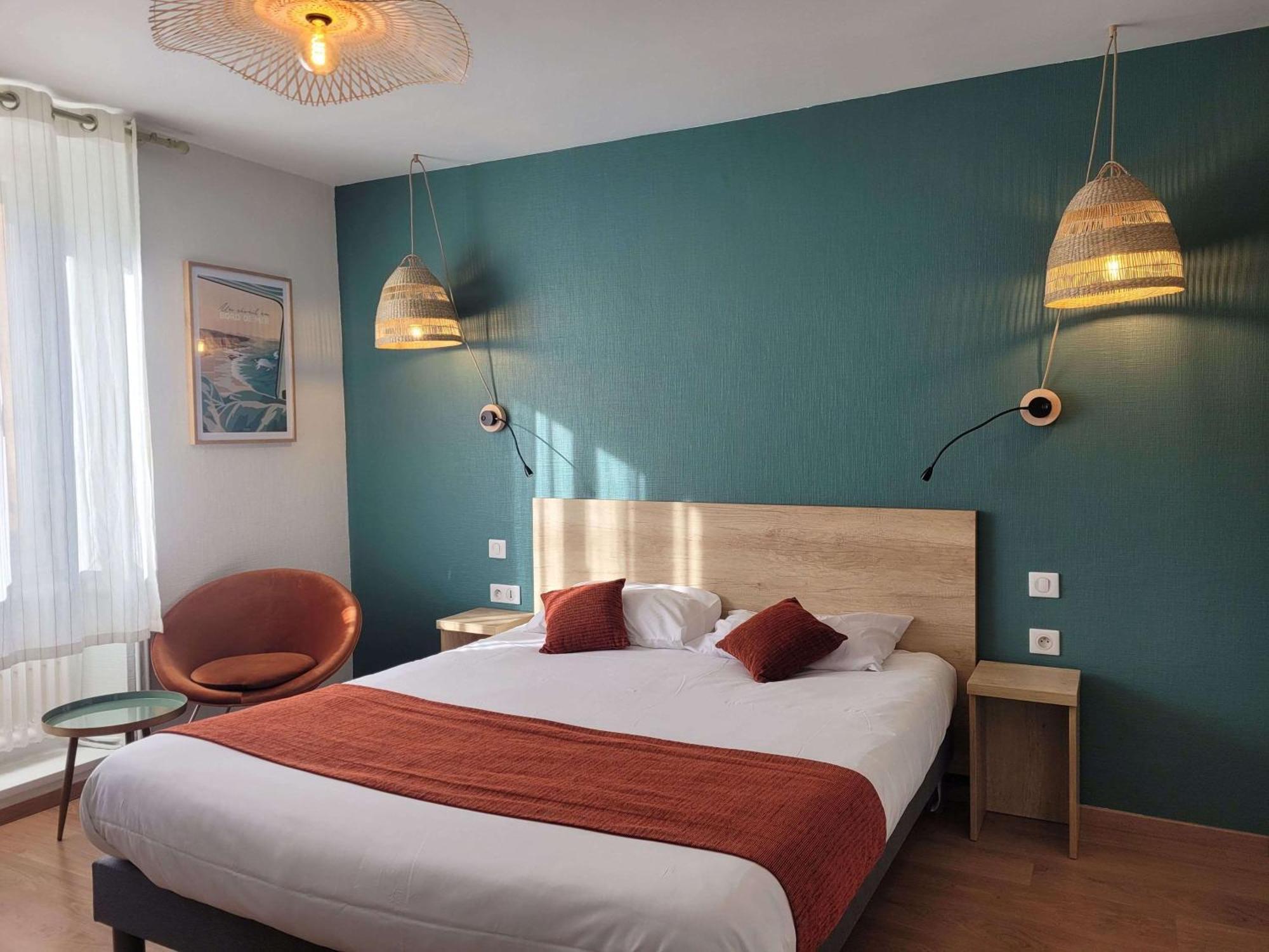 Brit Hotel Des Halles Concarneau Exterior photo